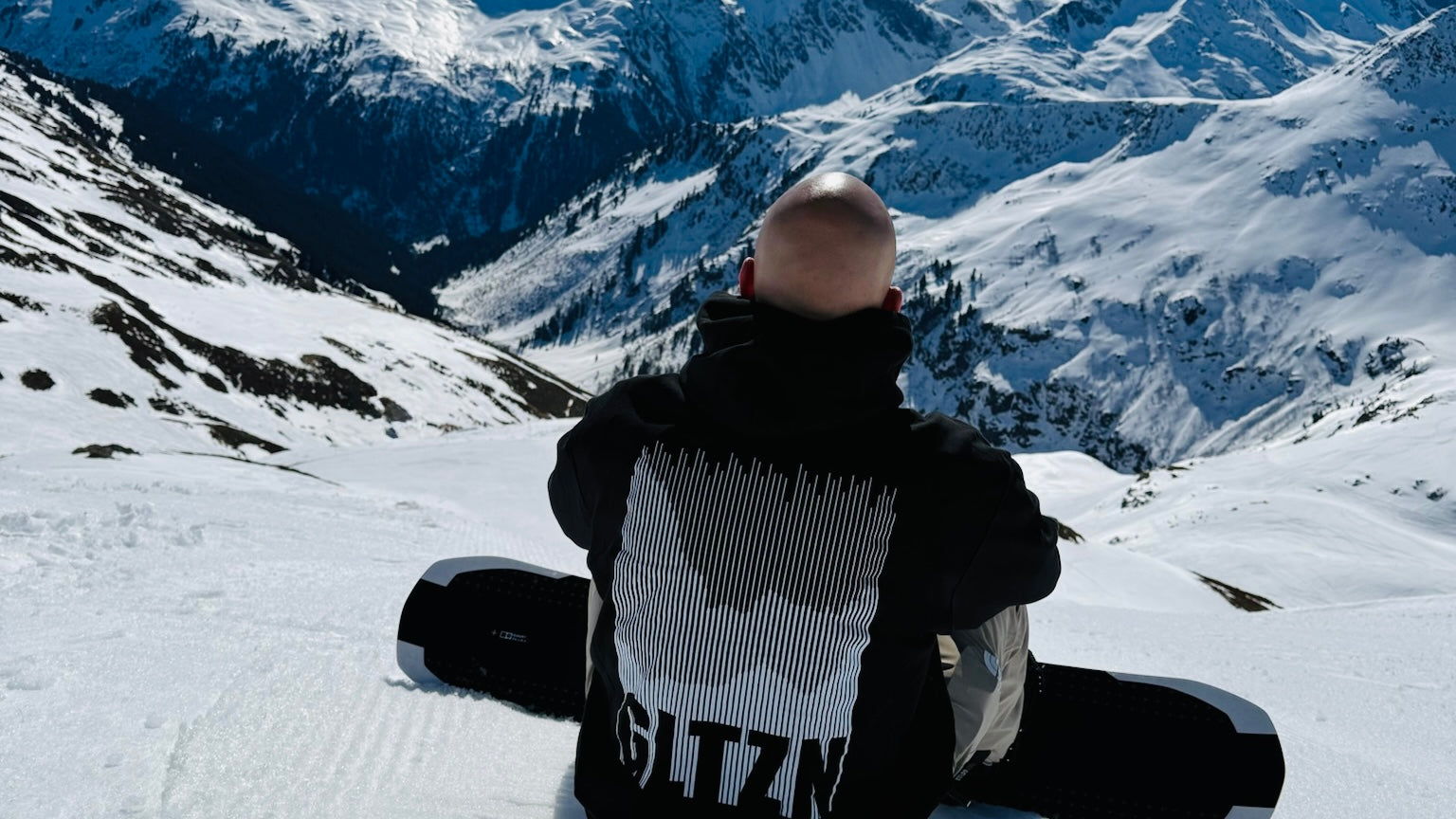 Warum Sonnenschutz beim Snowboarden in den Bergen unverzichtbar ist